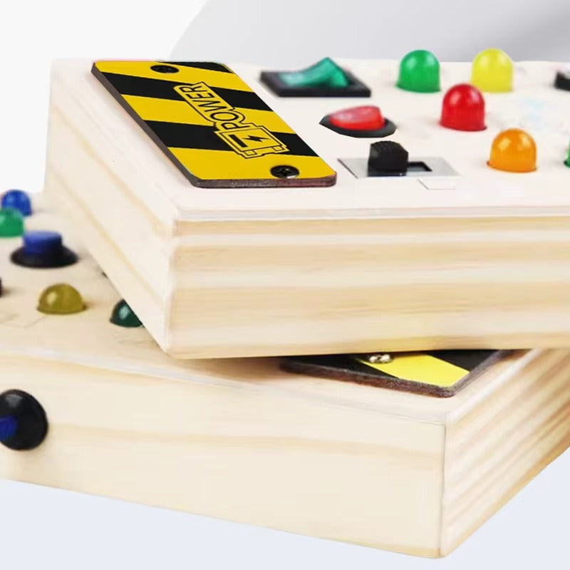 Jucărie Montessori Busy Board cu LED din lemn